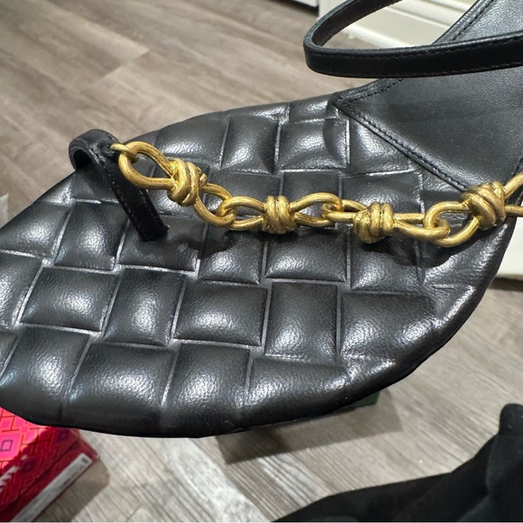 Bottega Veneta Leaf Black Leather Sandals - Picture 10 of 16